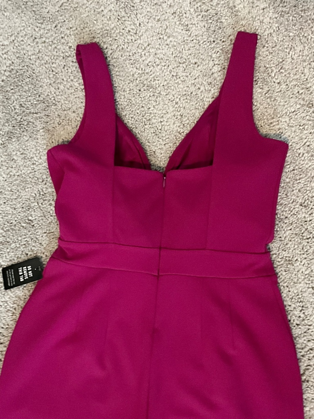 NWT Express Berry Jumpsuit Size 6 Wide Leg Plunge Neck Pockets Sleeveless - Picture 4 of 6